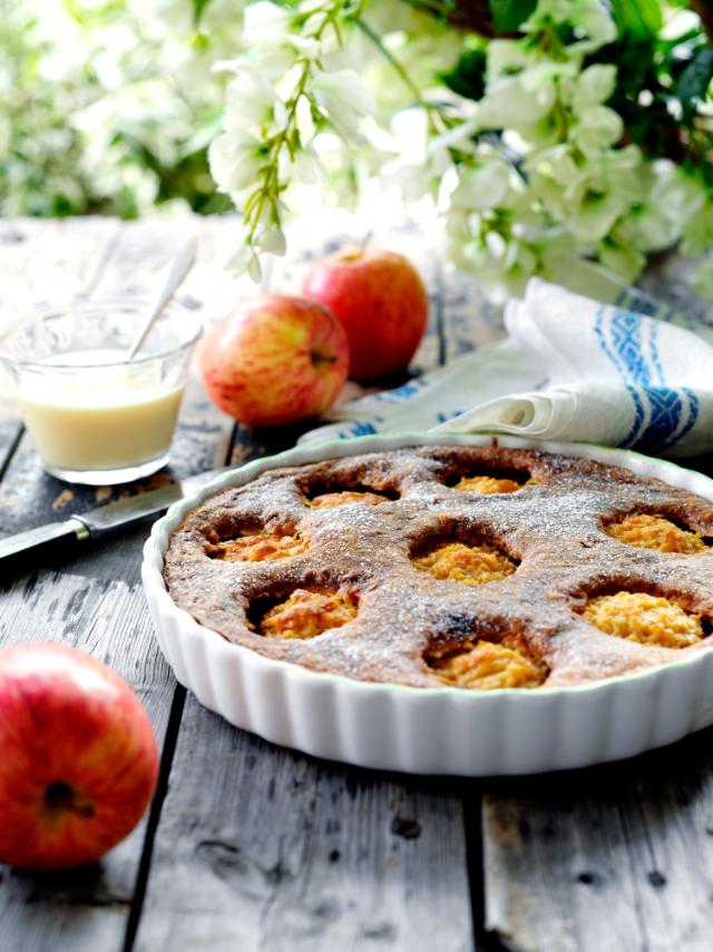 Apple Cake With Coconut